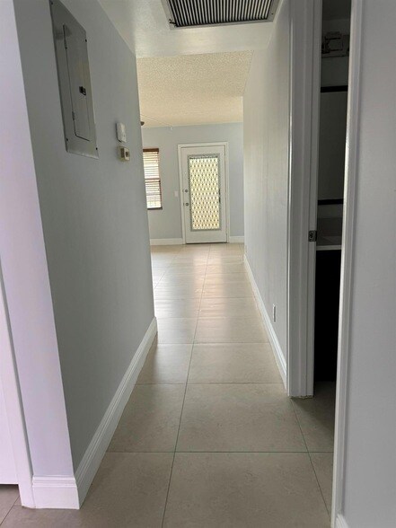 Building Photo - 1301 SW 134th Way
