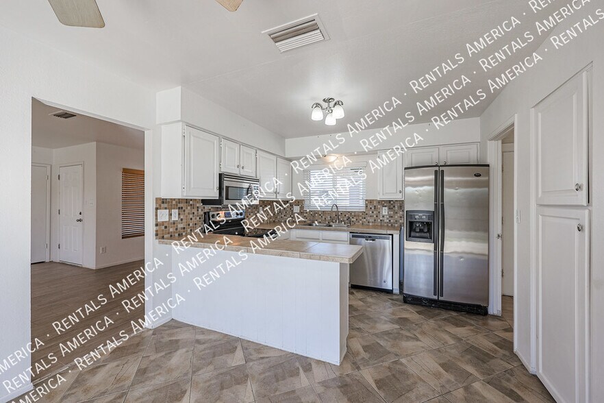 Building Photo - 913 W Jerome Cir