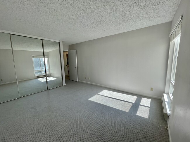 Bedroom with large closet - 2 Admiral Dr