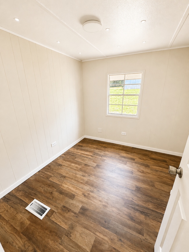 Building Photo - 120 Ash-Nicole Ln