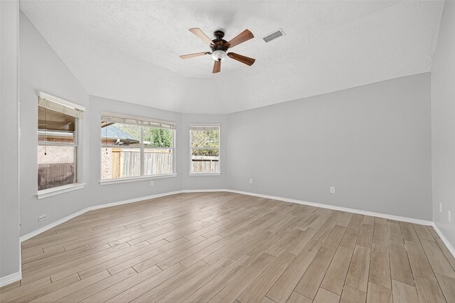 Building Photo - 10542 Parkside Dr