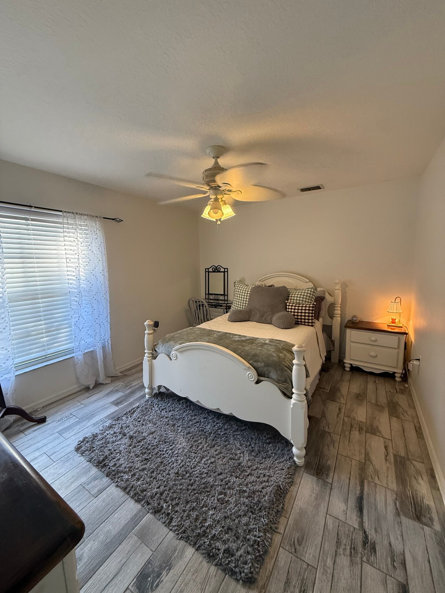 Building Photo - 867 Park Valley Cir