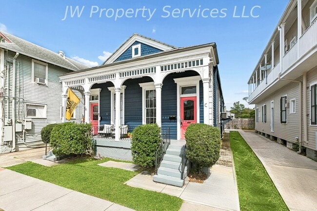 Building Photo - 5225 Magazine St