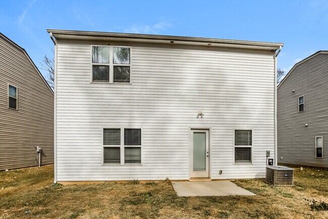 Building Photo - 204 Neal Dr