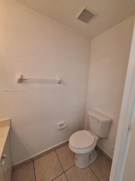 Building Photo - 1654 SE 31st Ct