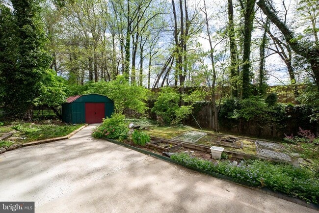 Building Photo - 6326 Rockhurst Rd