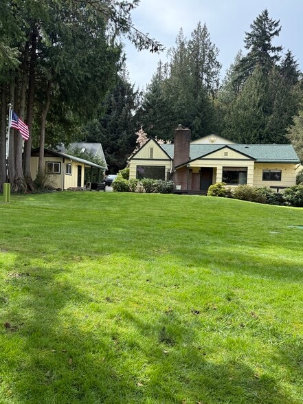 Building Photo - 6840 NE Wood Bay Ln