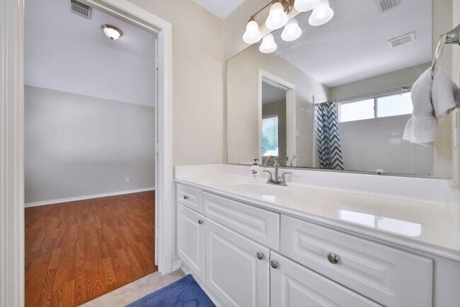 Building Photo - 3206 Summer Bay Dr