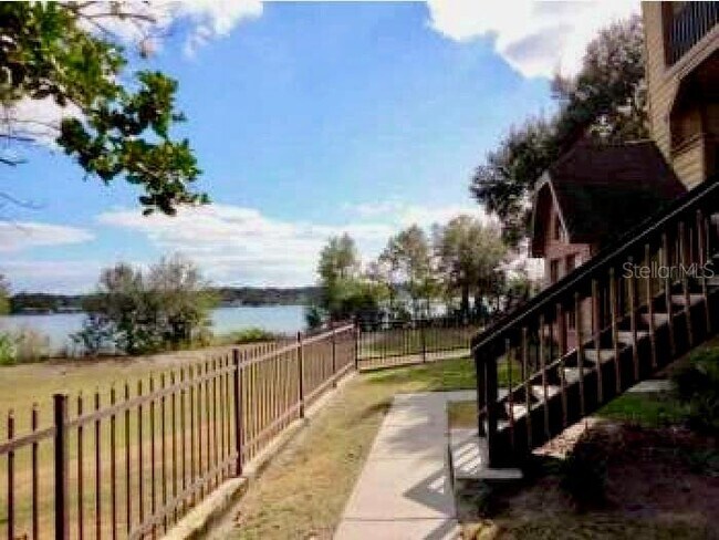 Building Photo - 375 Lake Ontario Ct