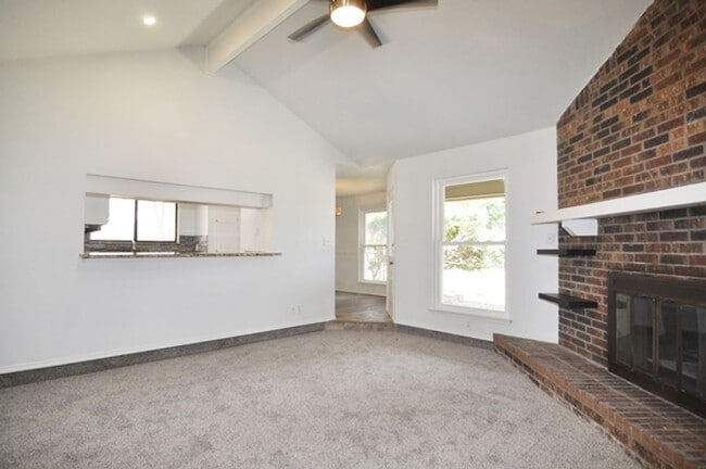 Building Photo - 205 Juniper Dr