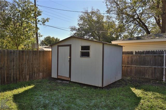 Building Photo - 1301 Mimosa Dr