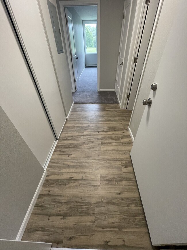 Primary Photo - Beautiful Remodeled 1 Bedroom 1 Bath Apart...