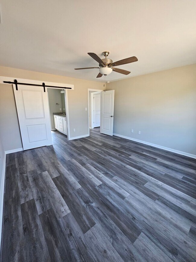 Building Photo - 1st Month Free!!