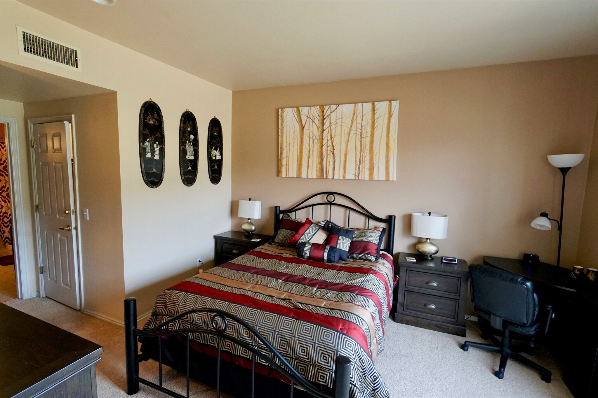 Bedroom with corner desk - 900 Bitner Rd