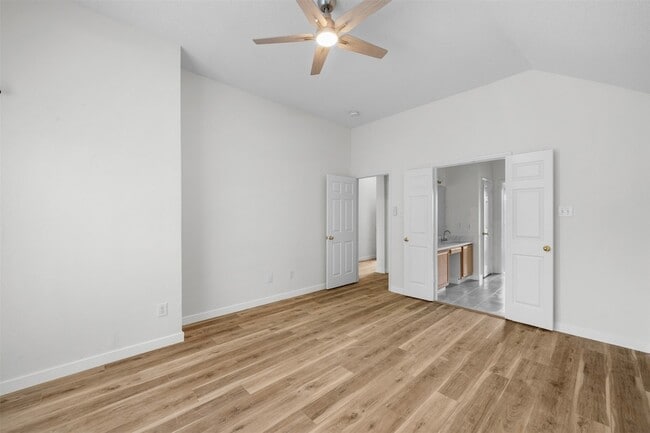 Building Photo - 3841 Pine Valley Dr