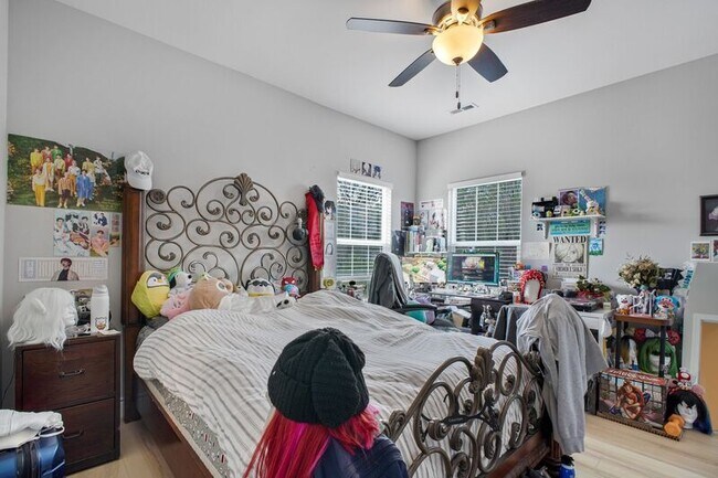 Building Photo - 9366 Alder Dr