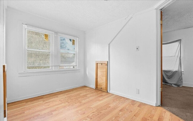 Building Photo - 410 Dunlap St