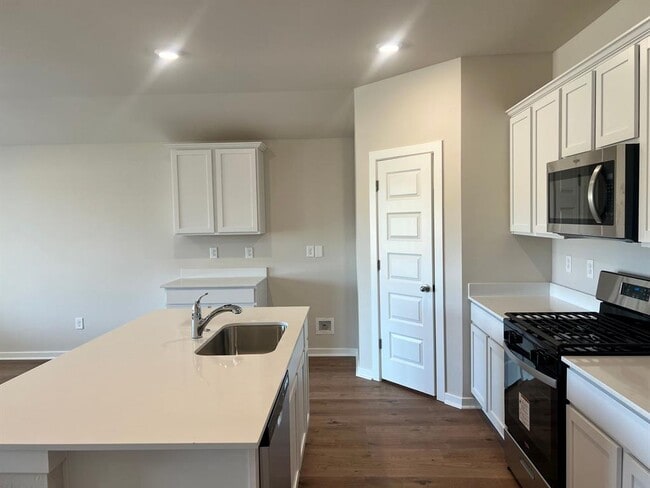 Building Photo - 2909 Firefly Dr