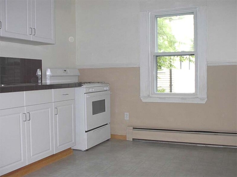 Building Photo - 223 Princeton St