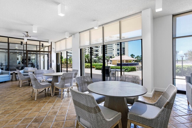 Building Photo - 300 Ocean Trail Way
