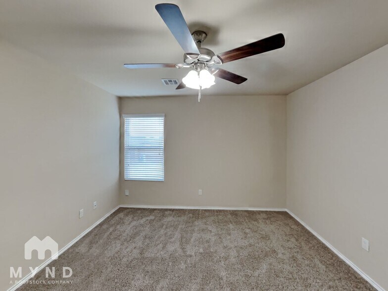 Building Photo - 9605 Jackrabbit Rd