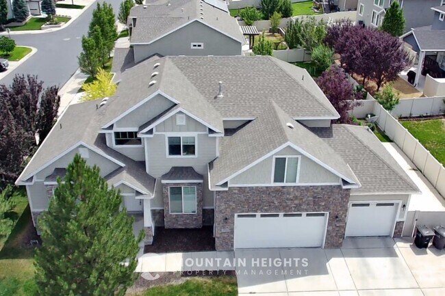 Building Photo - 3953 Sand Lake Dr