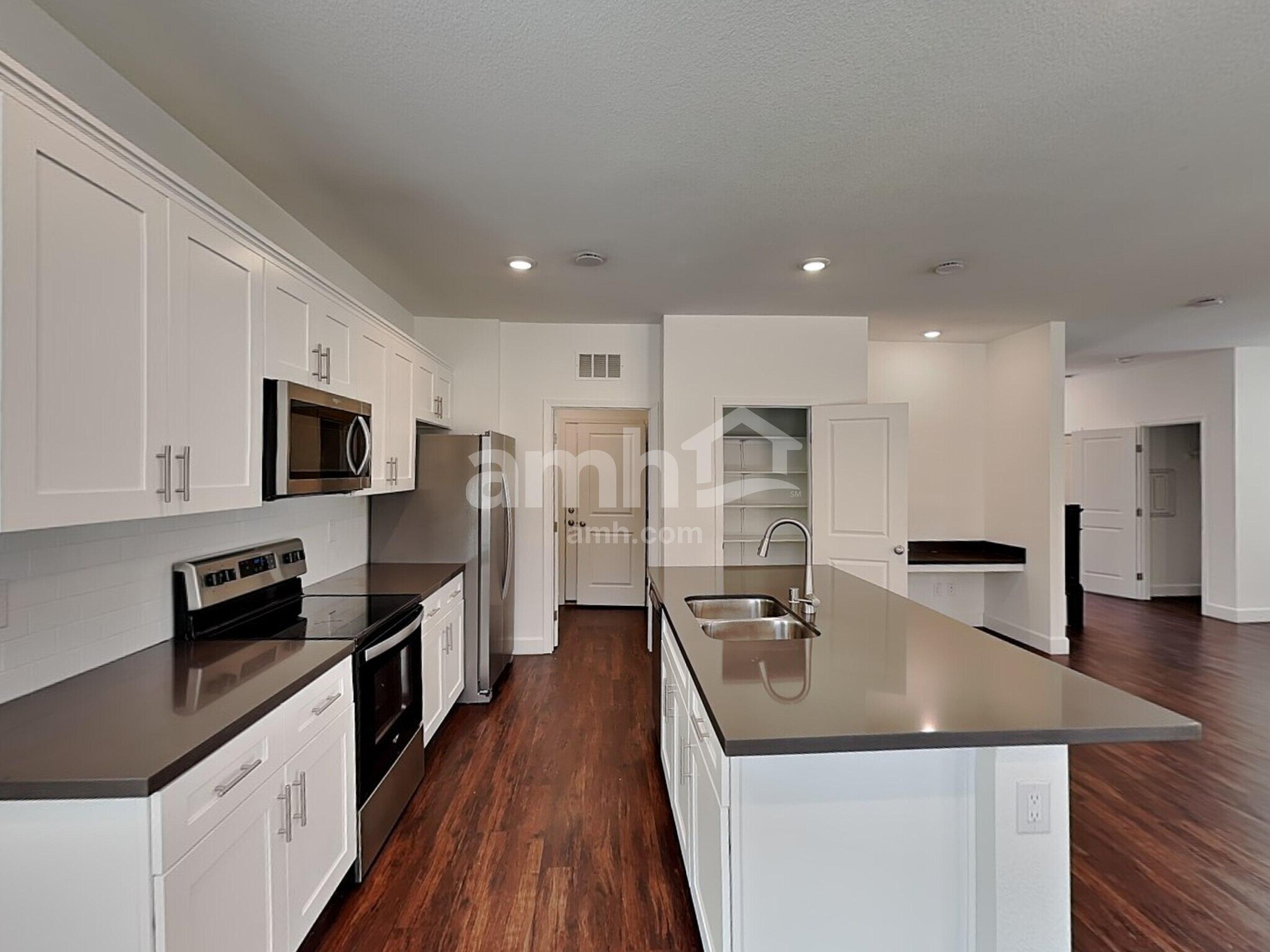 Building Photo - 8927 Tiger Tooth Ave