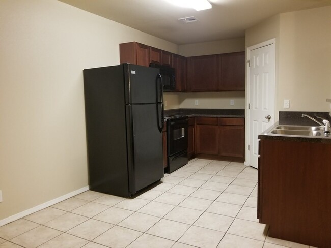 Building Photo - 3515-3515 E Hudson St