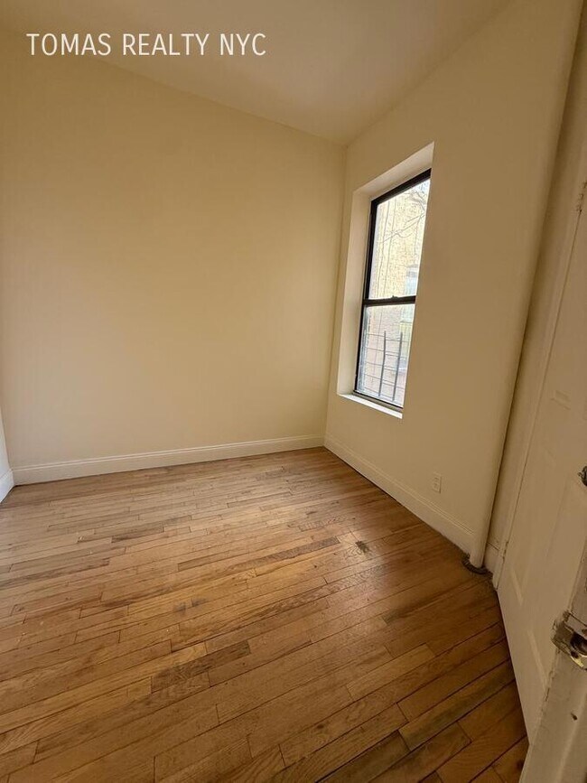 Building Photo - 1390 Boston Rd