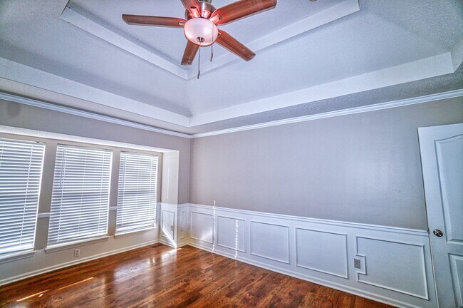 Building Photo - 15838 S Avalon St