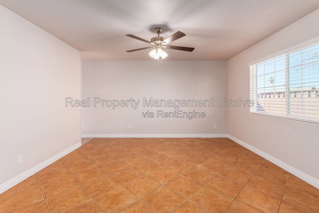 Building Photo - 5438 S 46th Pl