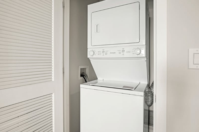 Building Photo - 751 W Adams St