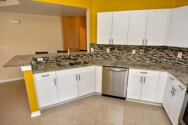 Building Photo - 110 SW Peacock Blvd