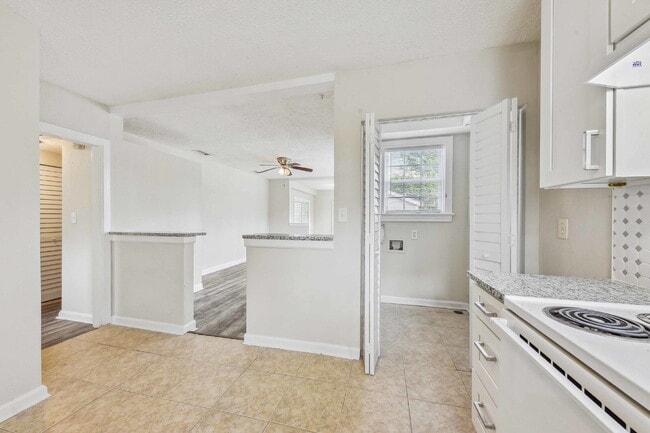 Building Photo - Renovated 3-Bedroom Home in the Heart of Murray Hill!
