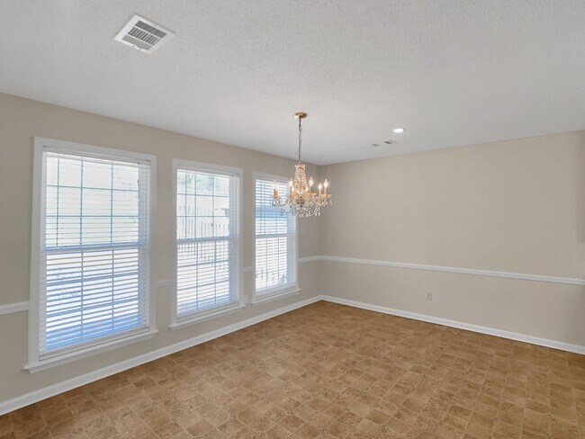 Building Photo - 2230 Cross Creek Dr