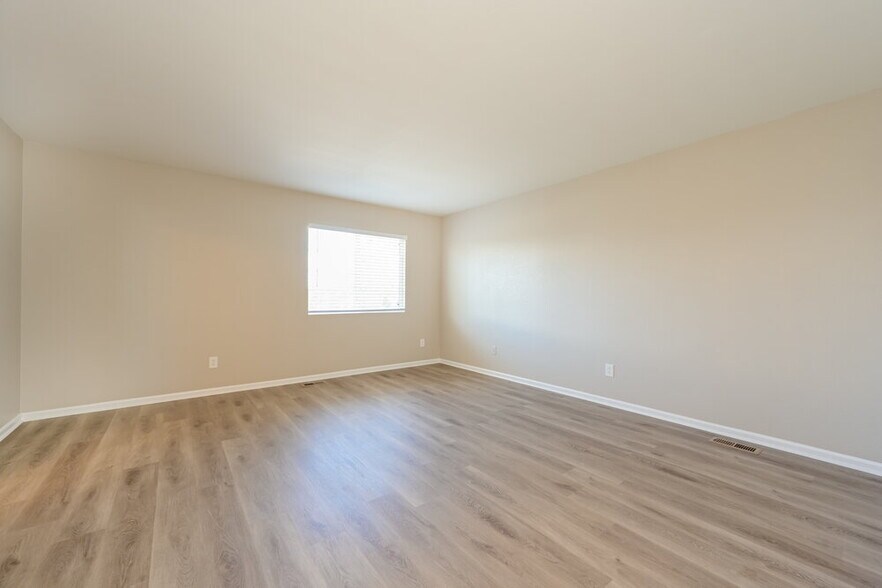 Building Photo - 5087 Orleans Ct