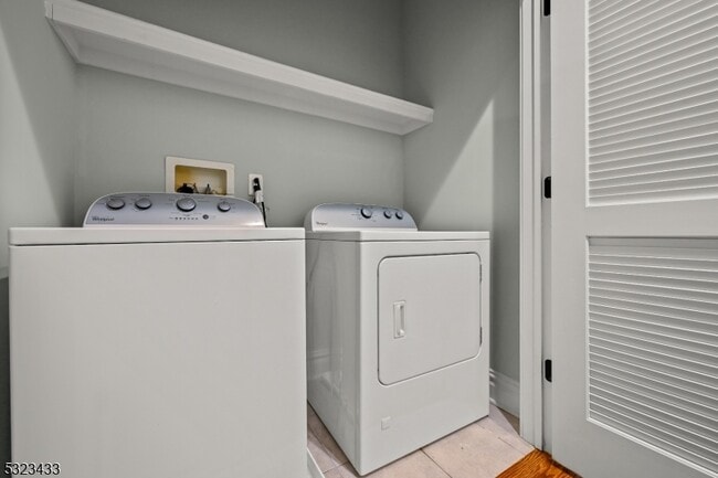 Building Photo - 64 Kent Pl Blvd