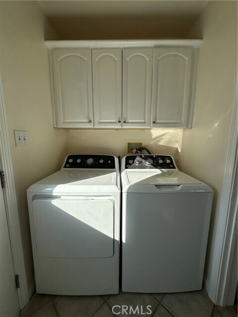 Building Photo - 6447 Balcom Ave