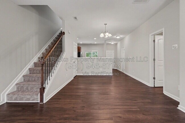 Building Photo - 10448 Benfield Rd