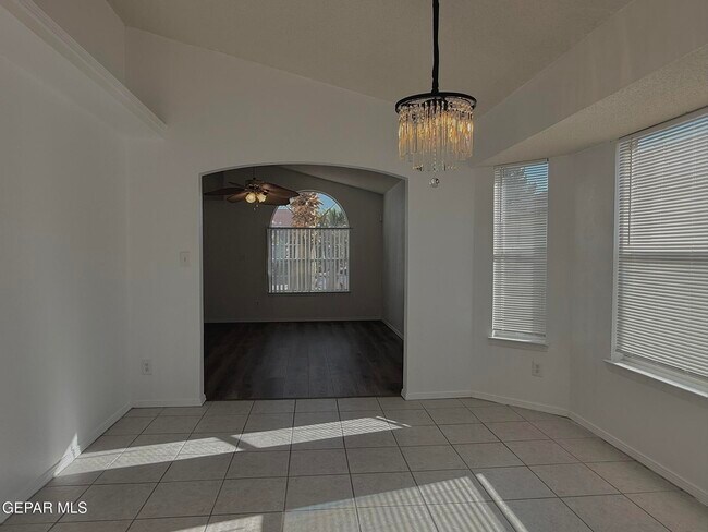 Building Photo - 12285 Tierra Plata Dr