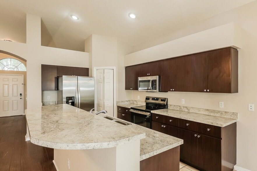 Building Photo - 2014 Cattleman Dr