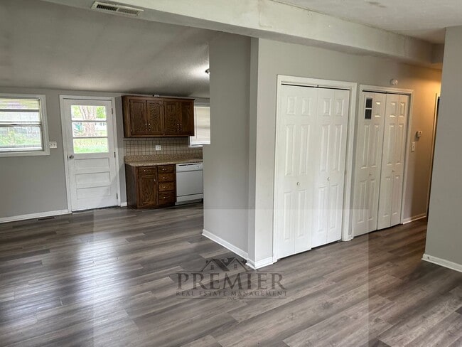 Building Photo - 505 N Geronimo Dr