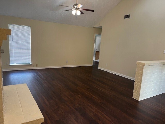 Building Photo - 2015 Echo Ridge