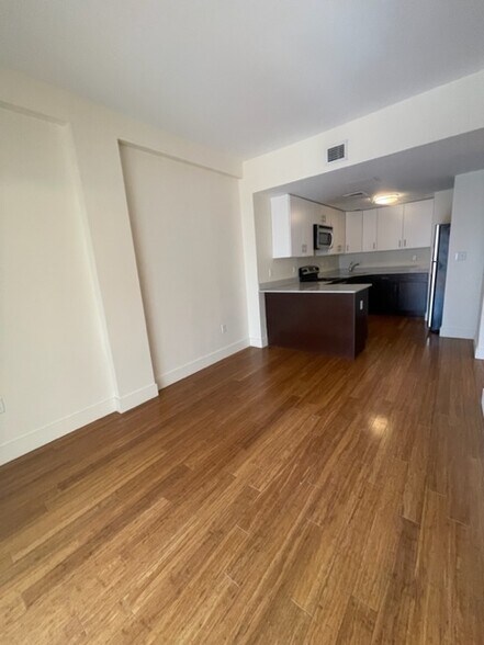 Building Photo - 6 Winter St