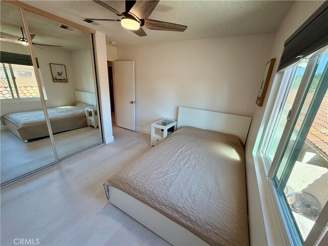 Building Photo - 6855 Valley Circle Blvd