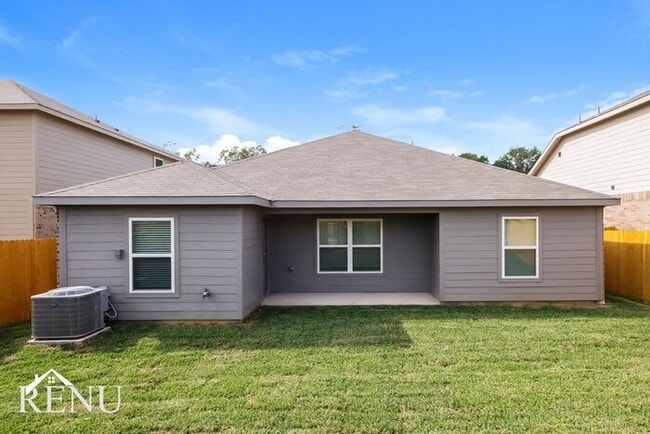 Building Photo - 10421 Sweetwater Creek Dr