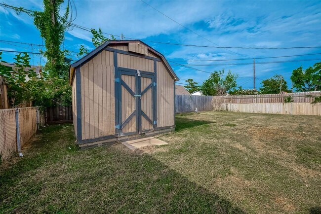 Building Photo - 2703 Cypress St