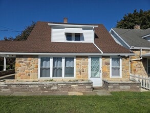 Building Photo - 4-5 Bedroom, 2 Bathroom 2-Story Detached H...