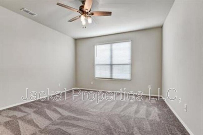 Building Photo - 1217 Benwick Dr