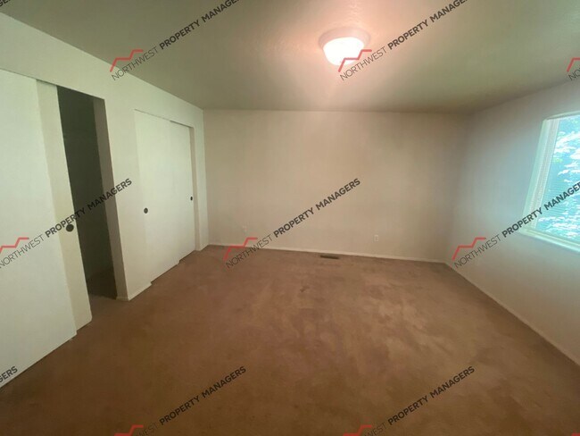 Building Photo - R277F